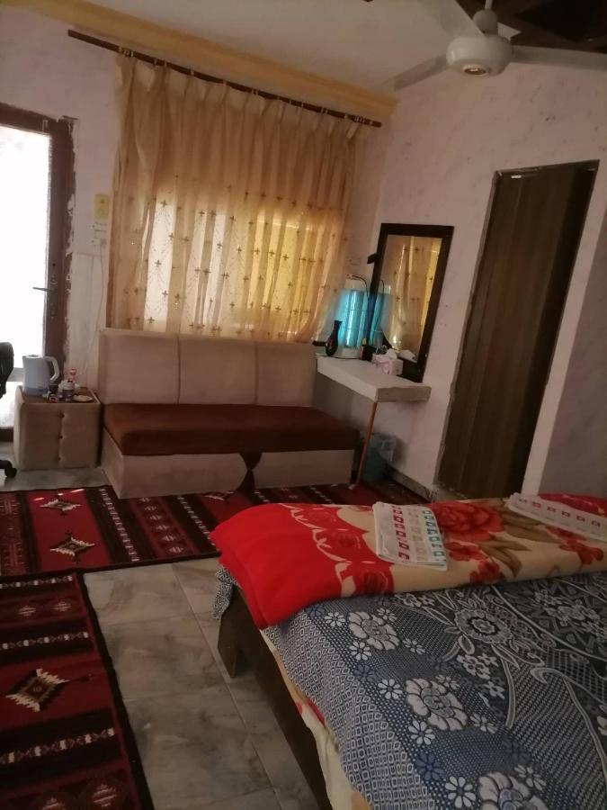 Guest House Hazem Al Azraq ash Shamali Exterior photo